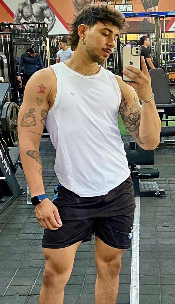 672044911: Chico busca chica en Valencia