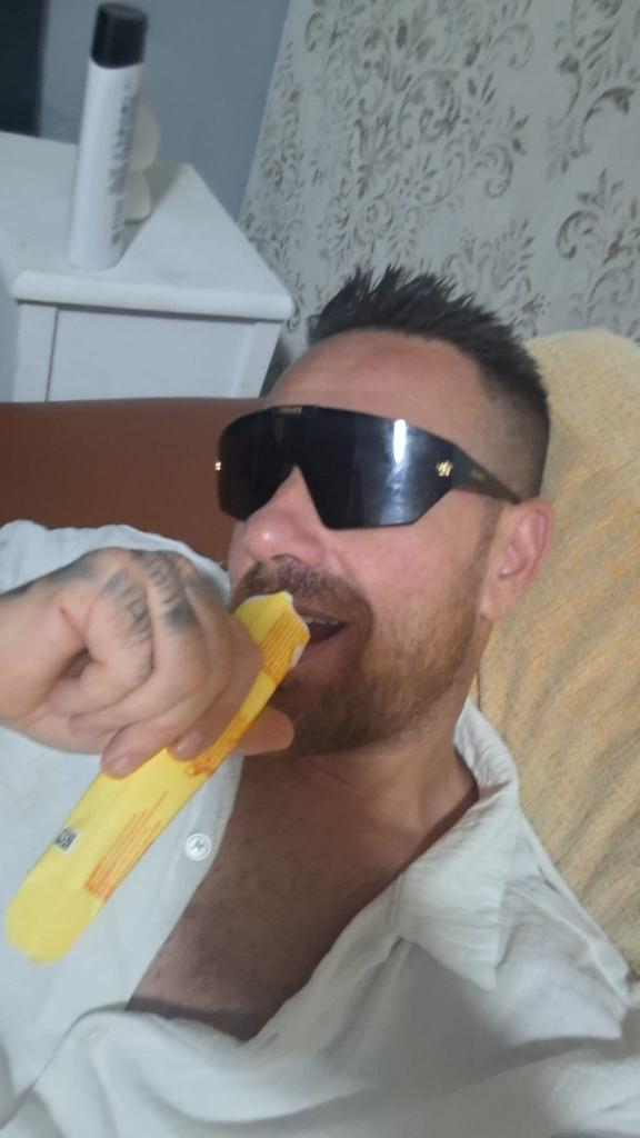 Chico busca chica en Sevilla: 