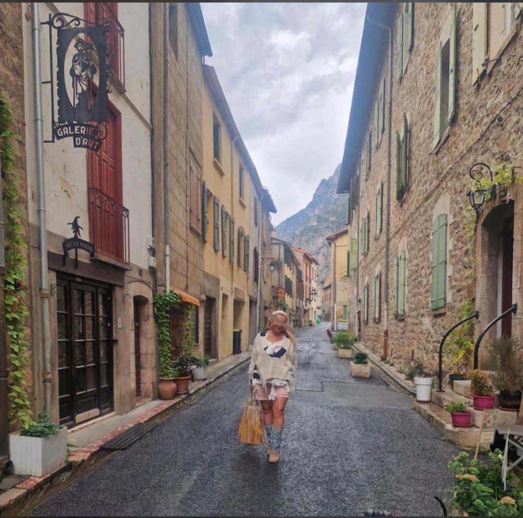 Chica busca chico en Lérida: 