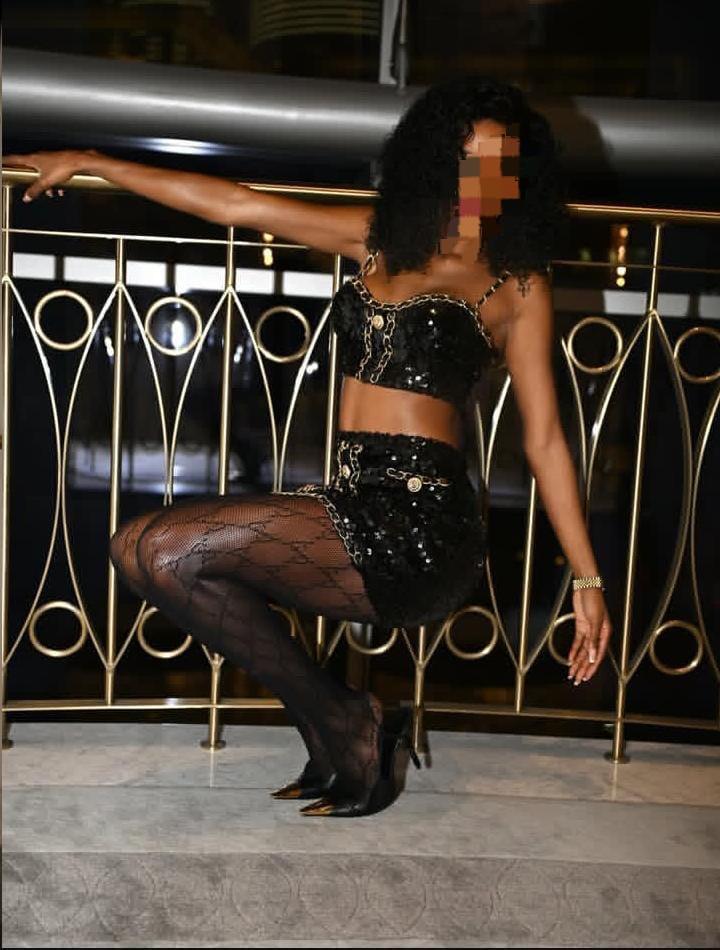 Chica busca chico en Huelva: 