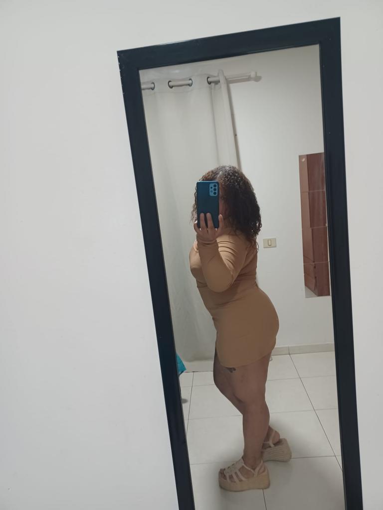 Chica busca chico en Tenerife: 