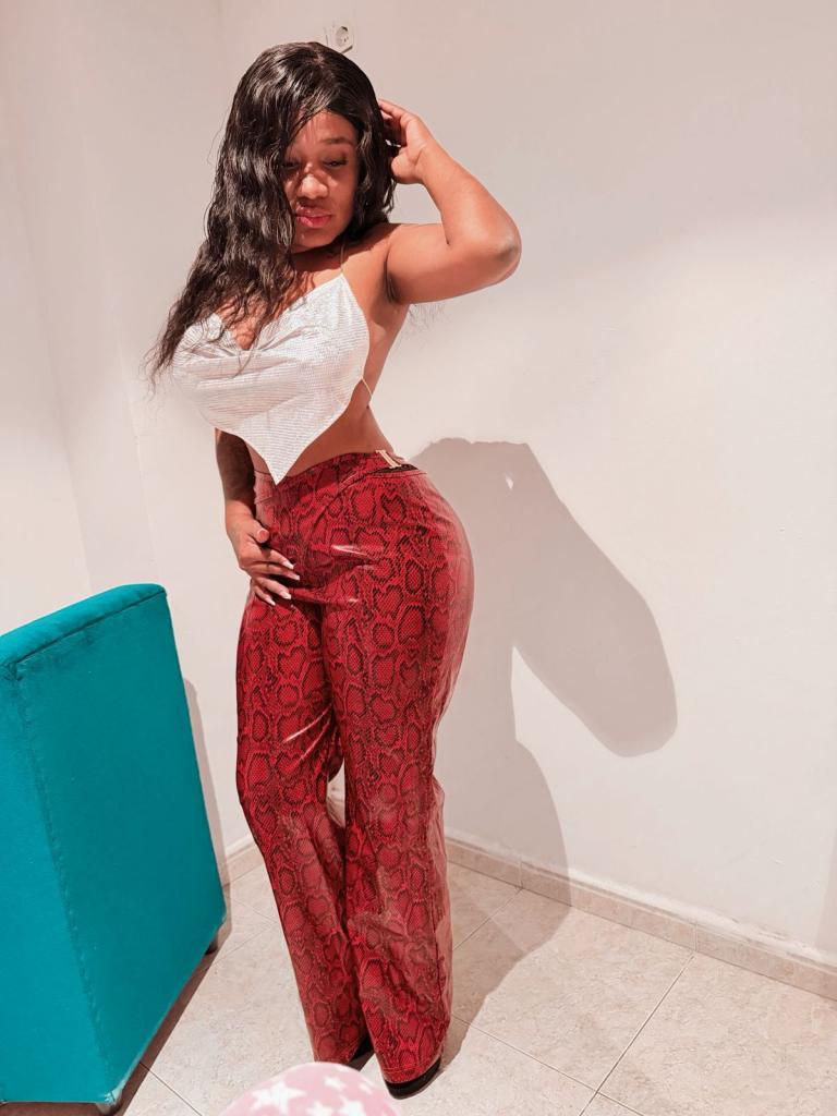 Chica busca chico en Huelva: 