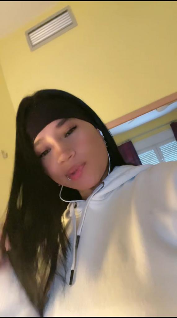 Chica busca chico en Huelva: 