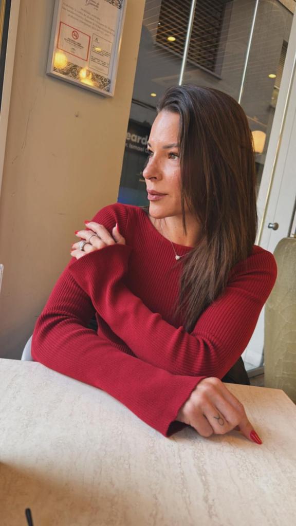 602454103: Chica busca chico en Granada