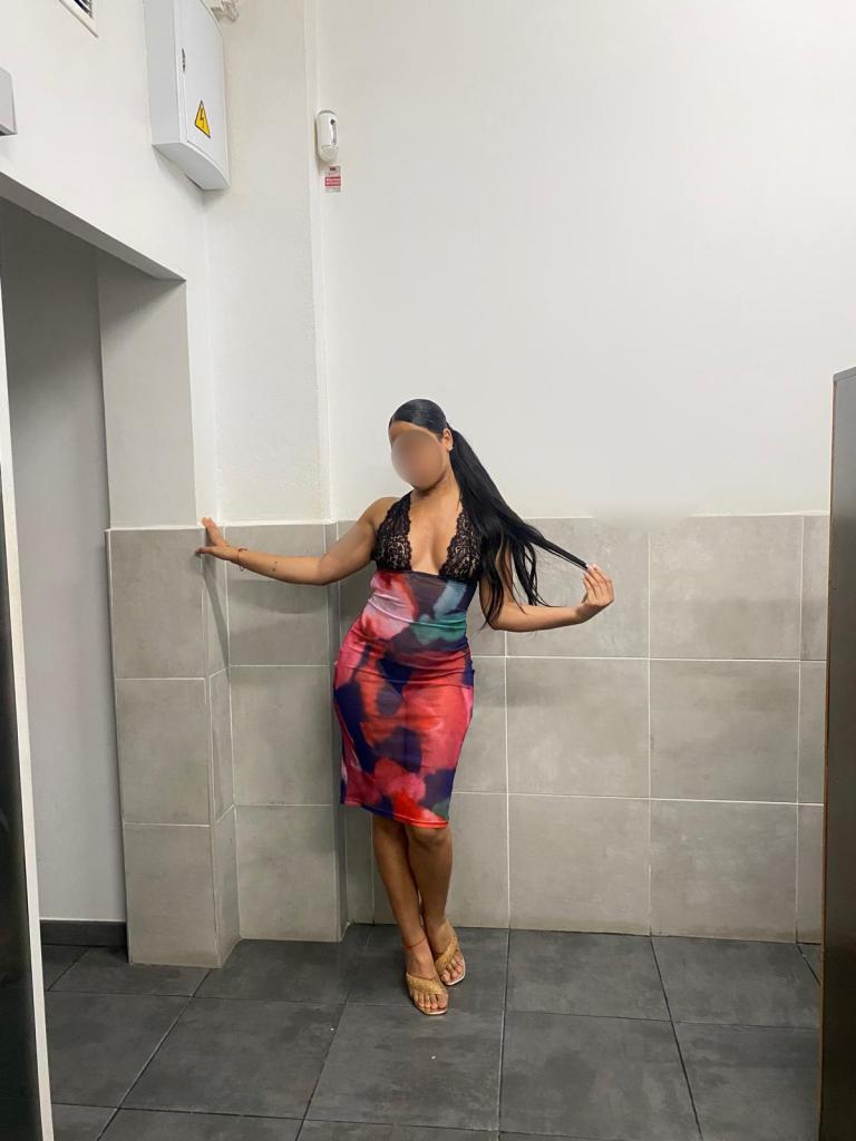 Chica busca chico en Málaga: Chica busca chico