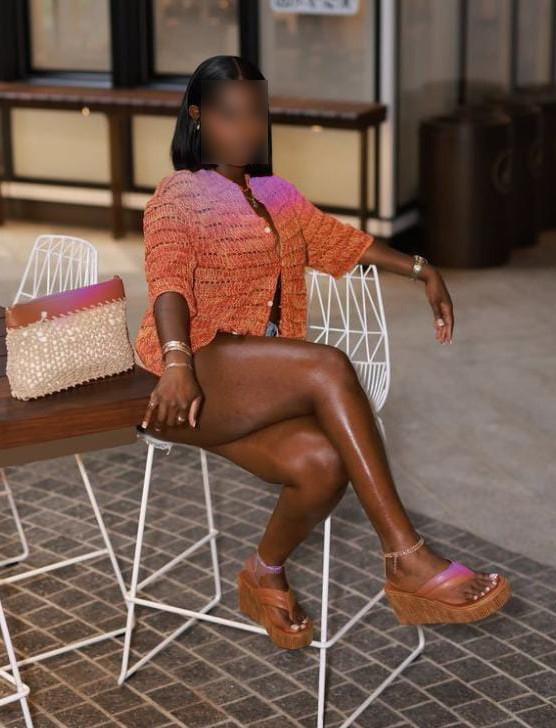 647321906: Chica busca chico en Granada