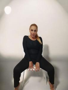 614882184: Chica busca chico en Madrid