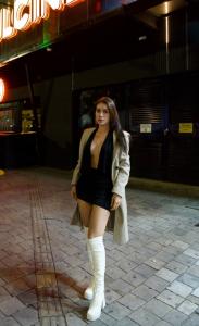 672507132: Chica busca chico en Gerona