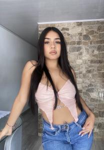 607905903: Chica busca chico en Barcelona