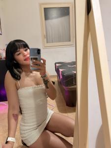 605768826: Chica busca chico en Barcelona