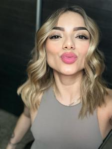 613348072: Chica busca chico en Gerona