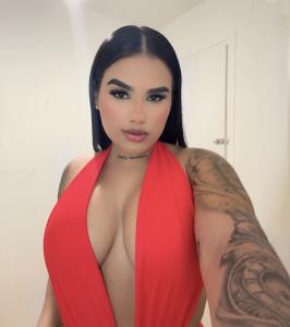 662381353: Chica busca chico en Barcelona