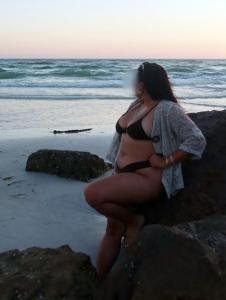 631759115: Chica busca chico en Barcelona