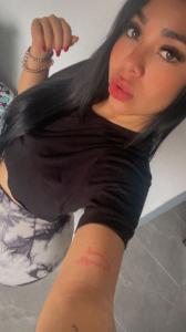 663858116: Chica busca chico en Barcelona