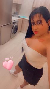 613933445: Chica busca chico en Málaga