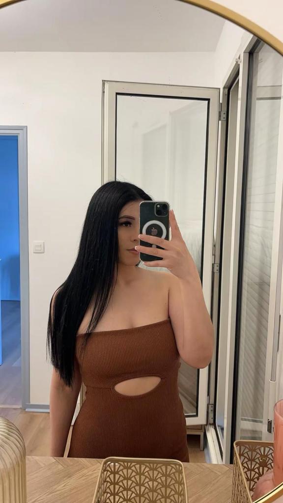 Chica busca chico en Ibiza: 