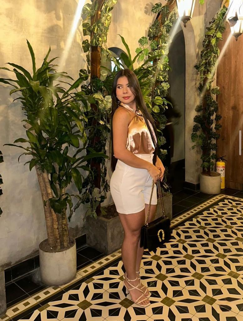 Chica busca chico en Tenerife: 