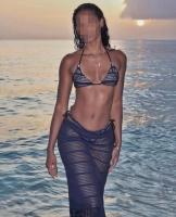 663935184: Chica busca chico en Barcelona