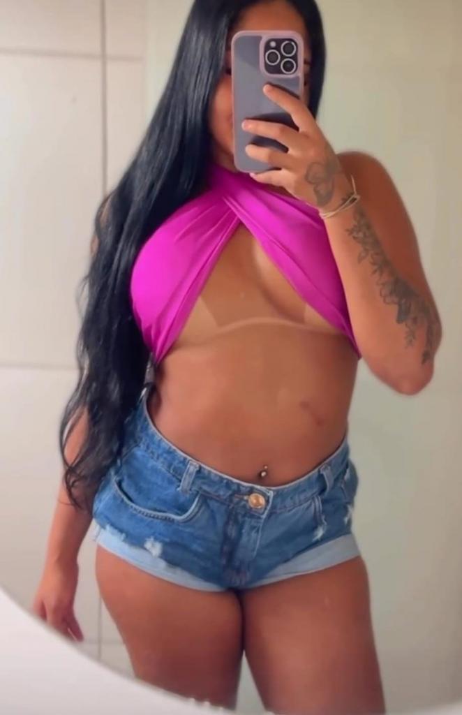 613730119: Chica busca chico en La Coruña