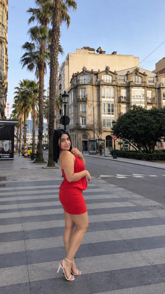 658208227: Chica busca chico en Pontevedra