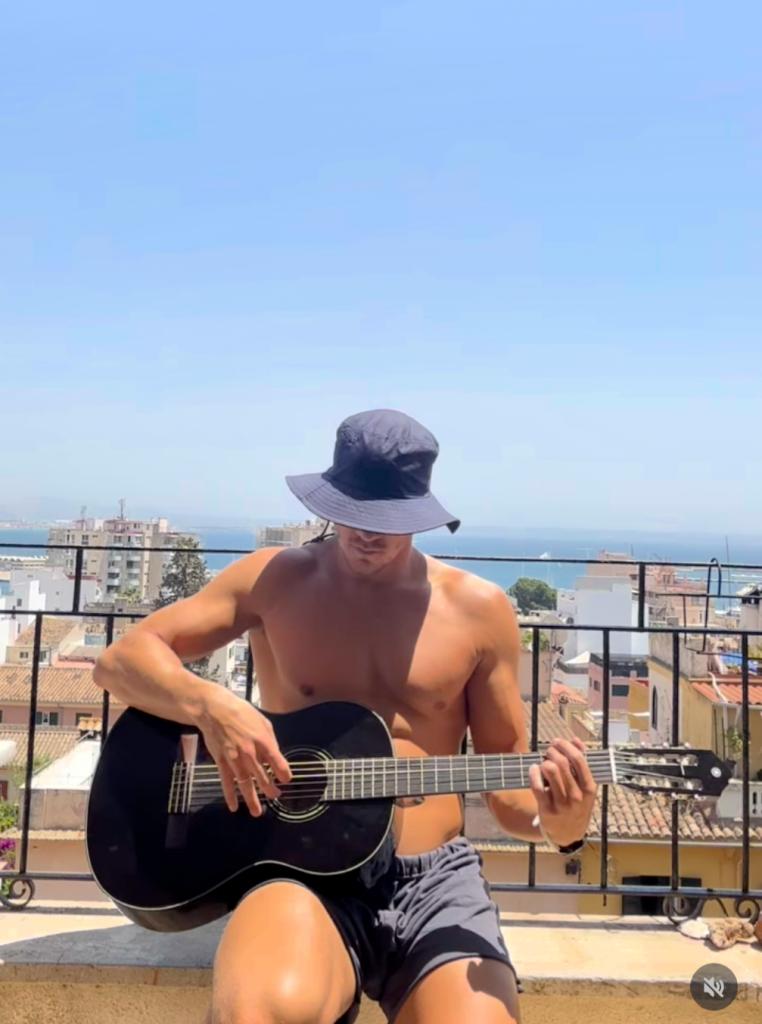 Chico busca chica en Mallorca: 