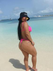 603319875: Chica busca chico en Ibiza