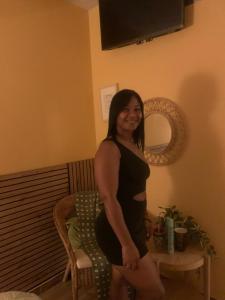 697367129: Chica busca chico en Barcelona