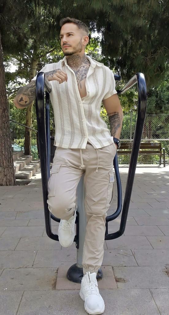 664726033: Chico busca chica en Barcelona