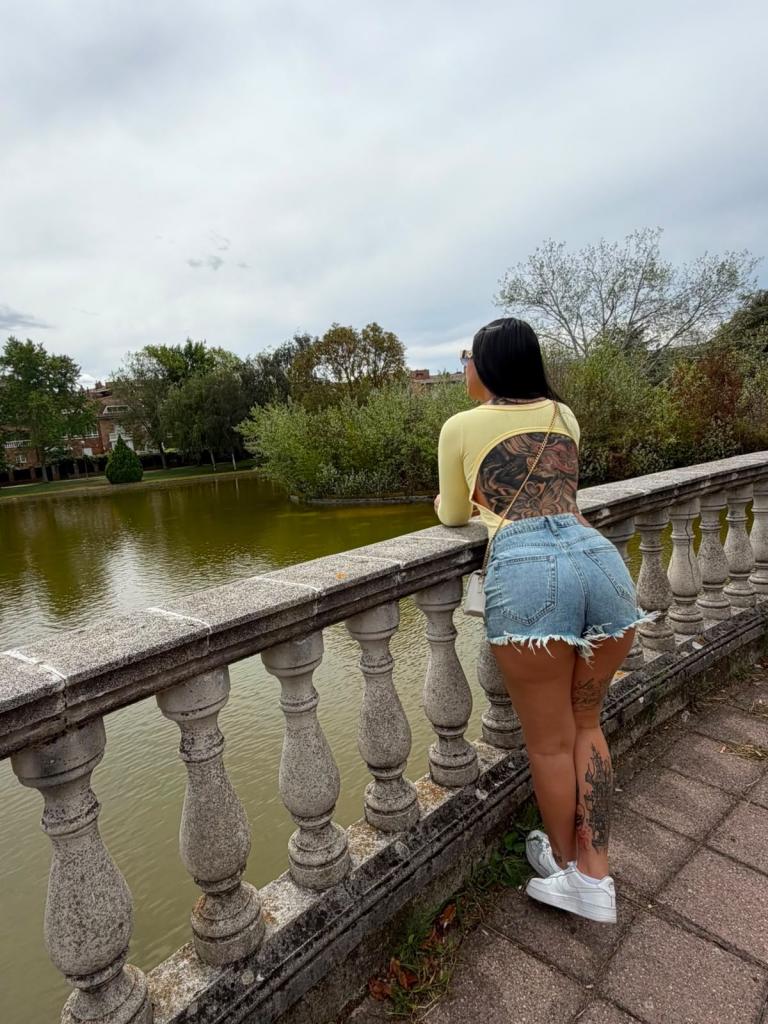 Chica busca chico en Almería: 