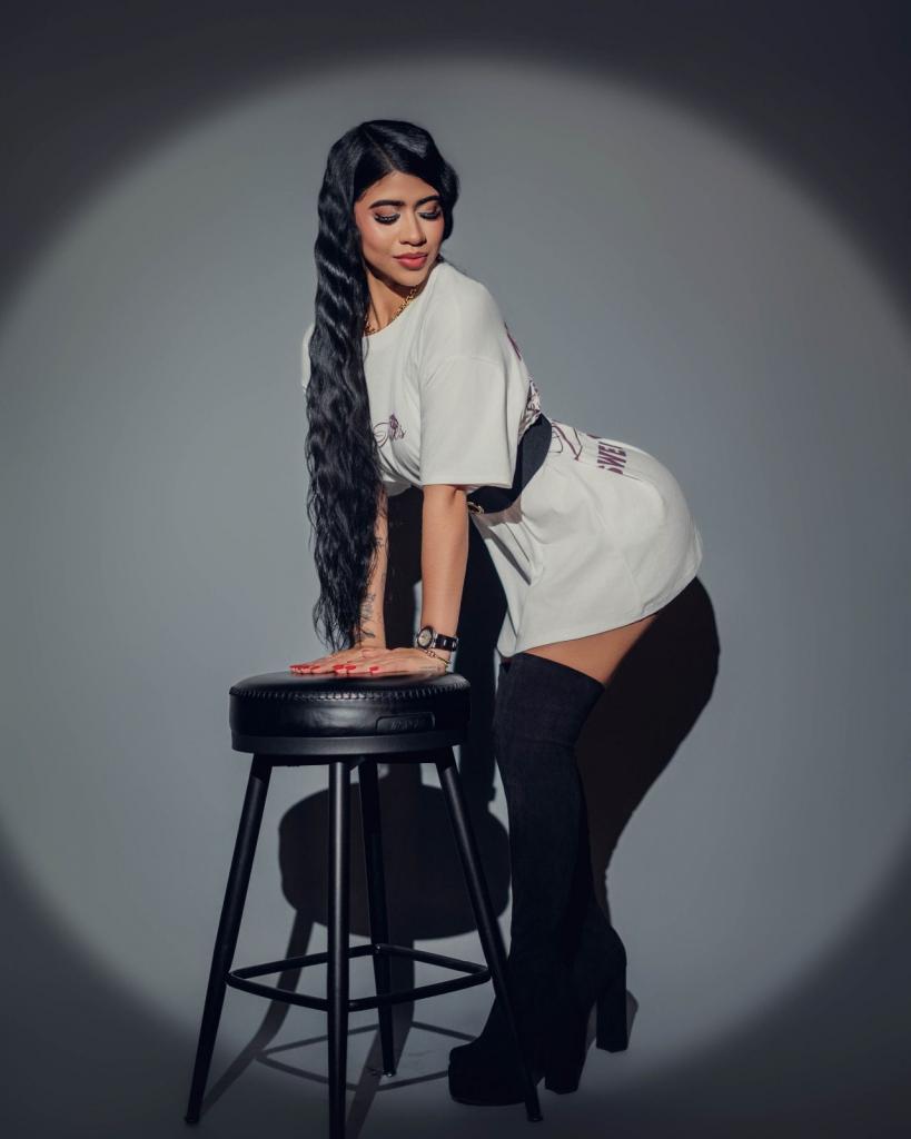 931411835: Chica busca chico en Barcelona