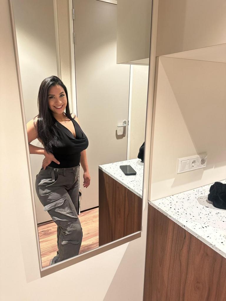 Chica busca chico en Almería: 