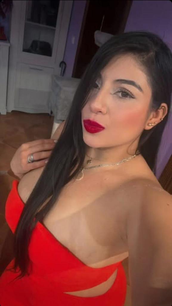 Chica busca chico en Cantabria: Chica busca chico