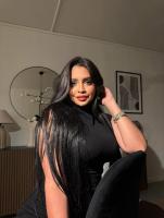 607338255: Chica busca chico en Sevilla