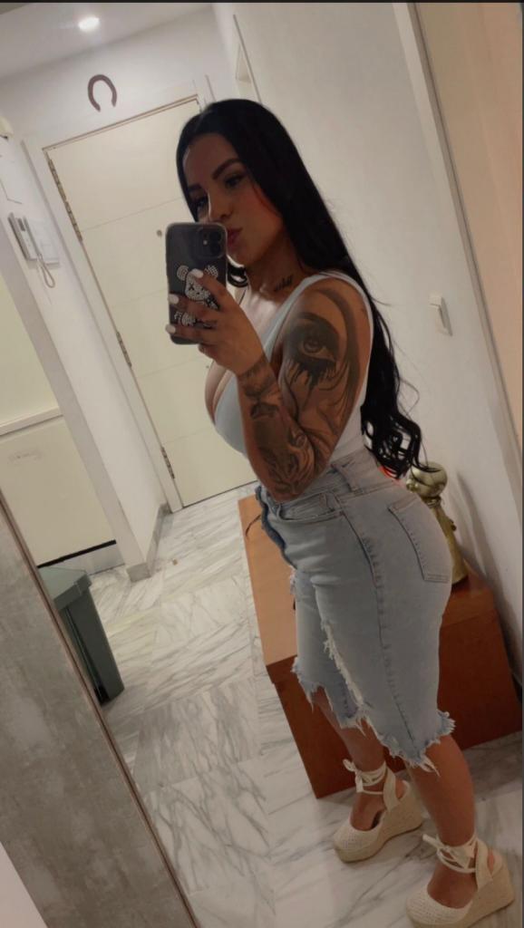 631883854: Chica busca chico en Almería