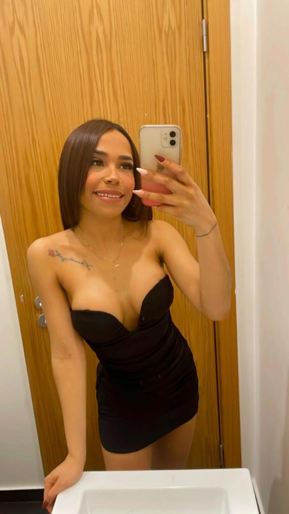 631443241: Chica busca chico en Ibiza