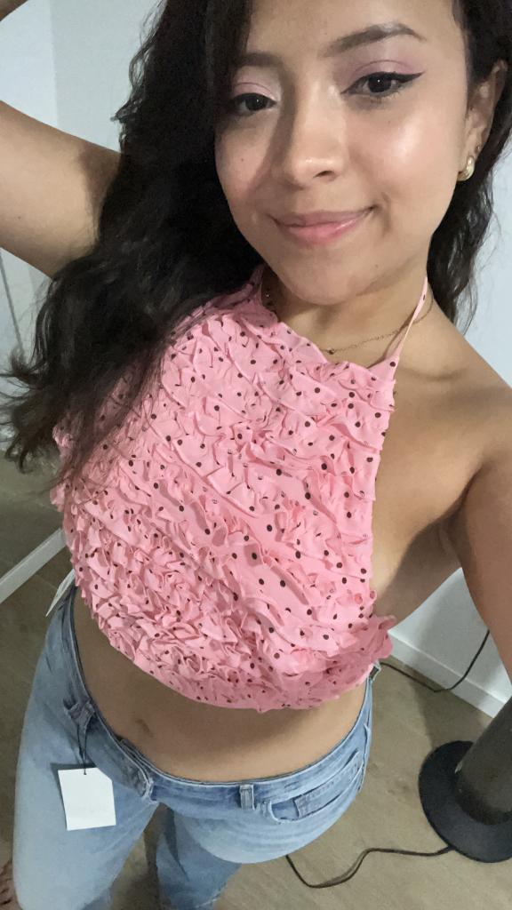 745094060: Chica busca chico en Madrid