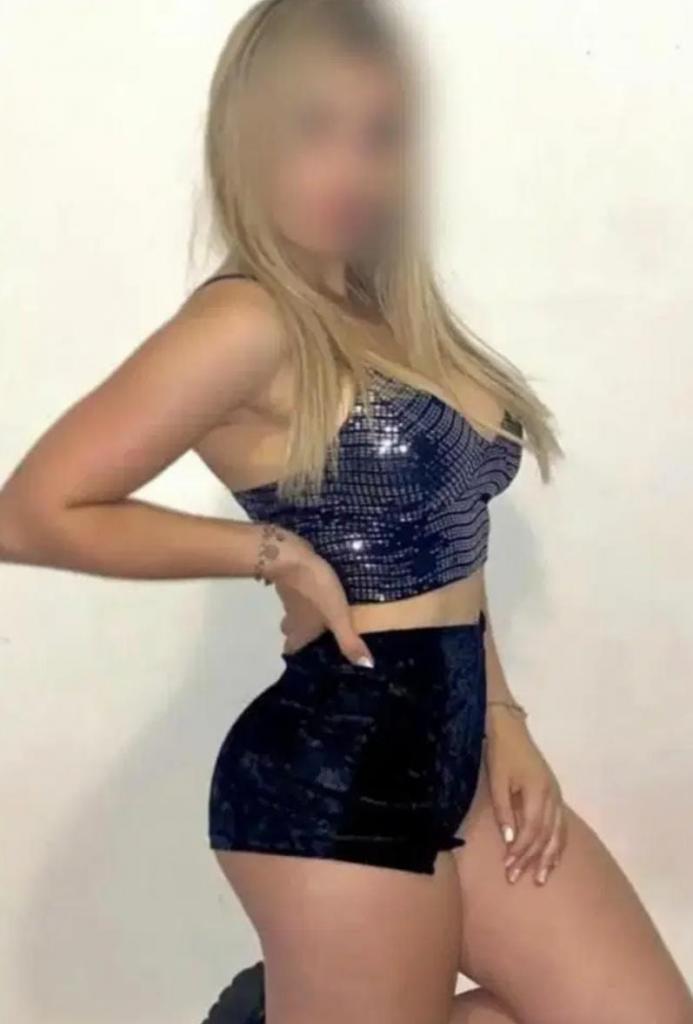 684763168: Chica busca chico en Sevilla