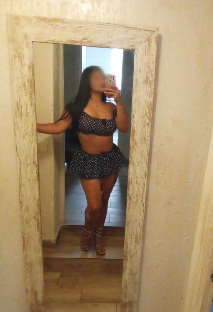 Chica busca chico en Almería: 