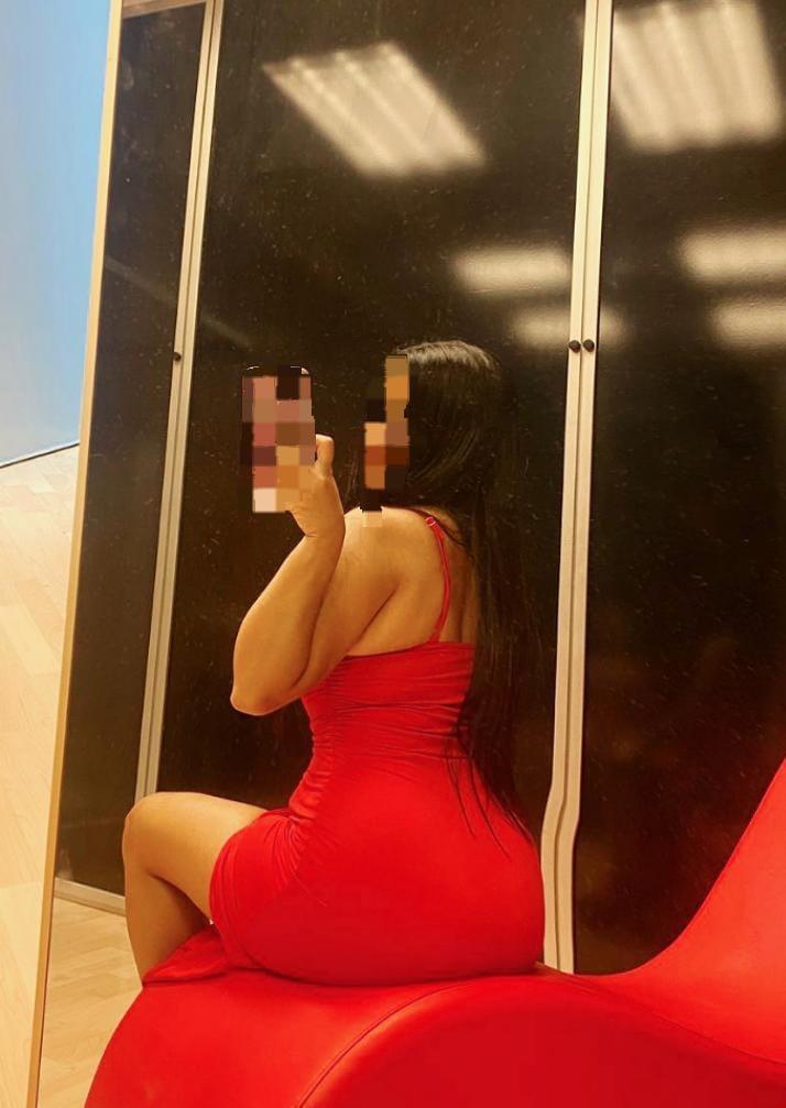 603381340: Chica busca chico en Sevilla