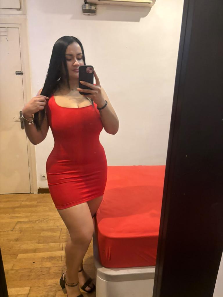 677153080: Chica busca chico en Valencia