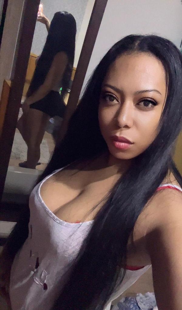Chica busca chico en Almería: 
