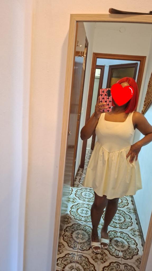 634425038: Chica busca chico en Barcelona