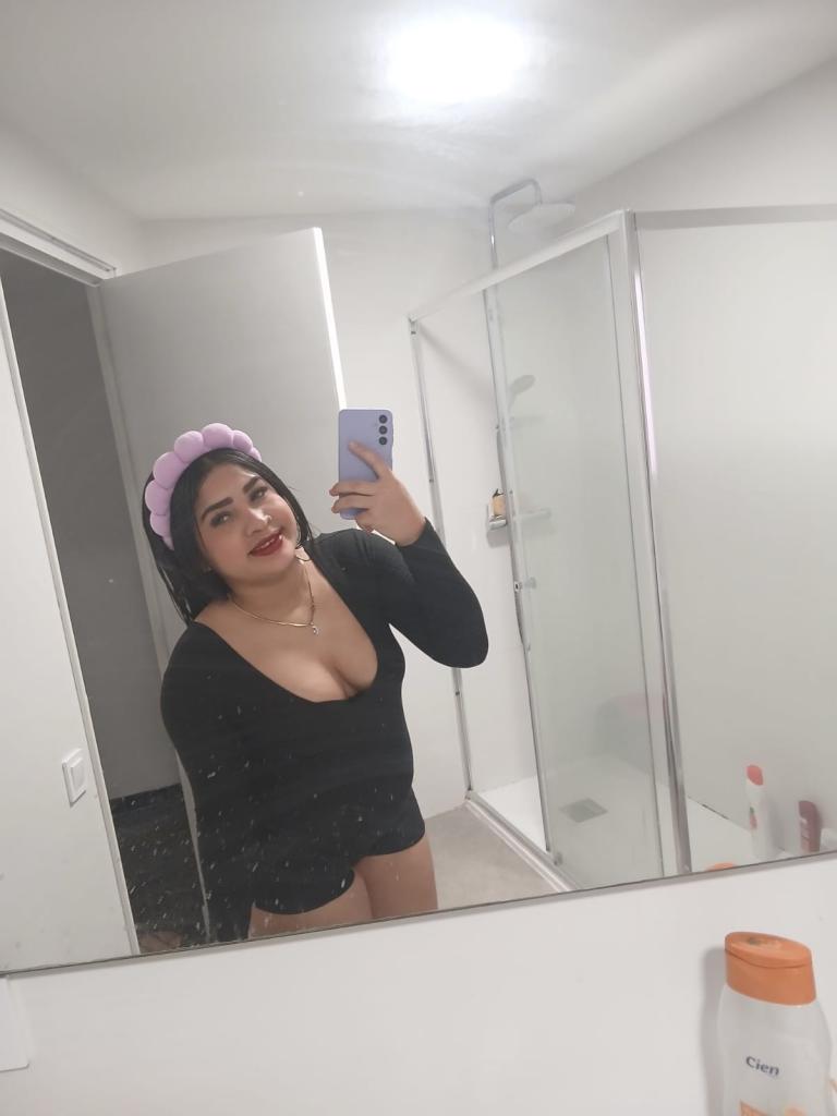 664831405: Chica busca chico en Alicante