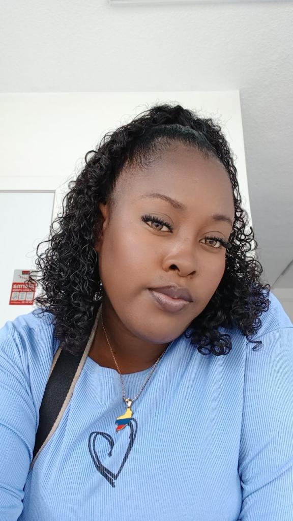 613400513: Chica busca chico en Murcia
