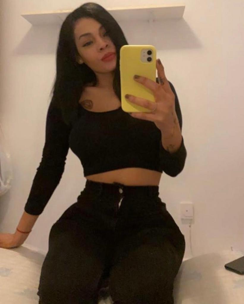 631253405: Chica busca chico en Barcelona