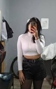 631590661: Chica busca chico en Barcelona