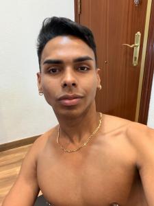 613215693: Chico busca chica en Mallorca
