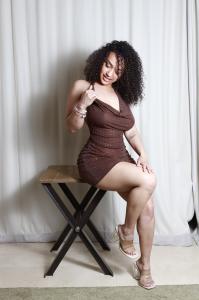 662375513: Chica busca chico en Ibiza