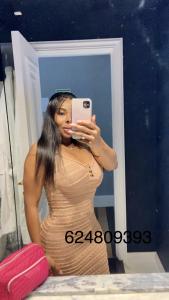 624809393: Chica busca chico en Málaga