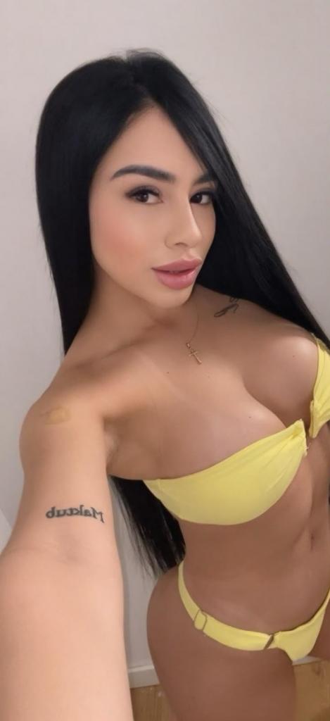 647456358: Chica busca chico en Castellón